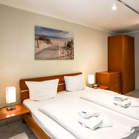 شقة Seeschloss 4 Nur 2 Minuten Zum By Interhome
